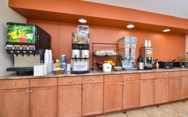 Red Carpet Inn - Newark Airport