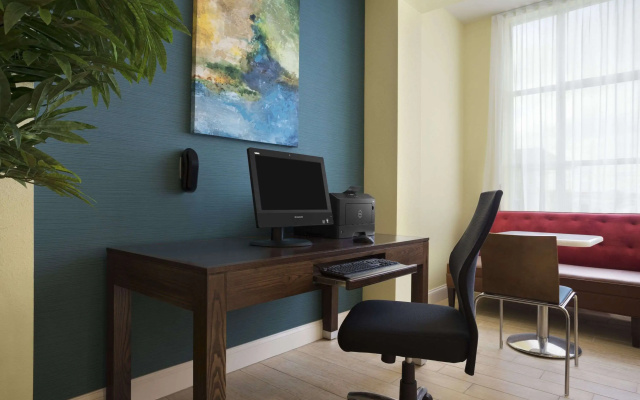 Days Inn & Suites by Wyndham Belmont