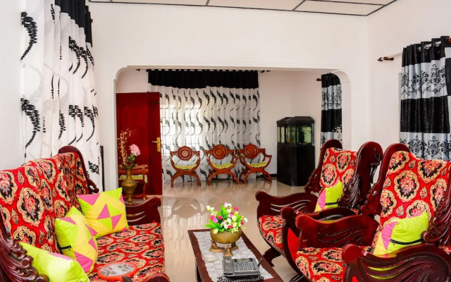 Gloriya Mathews Family Guest House