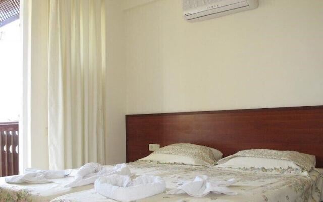 Villa RN4D by JoyLettings