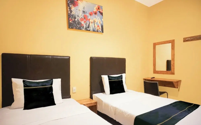 OYO 95017 Kapten Muslim Residence