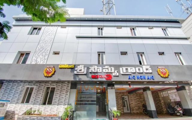 Sri Sowmya Grand by OYO Rooms