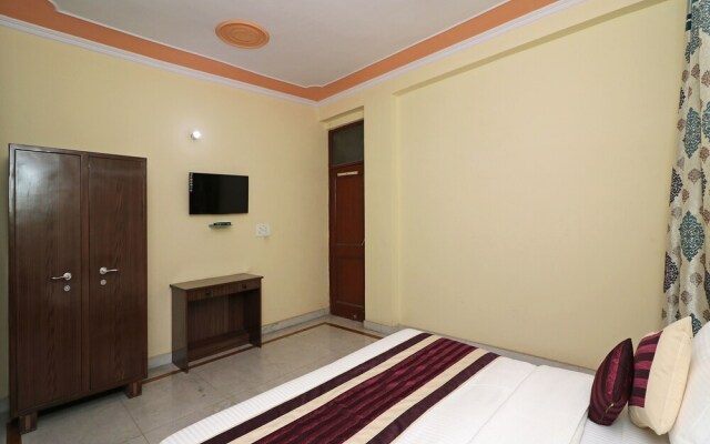 OYO 12774 Akash Residency