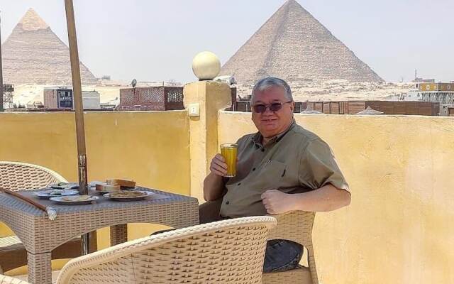Grand Pyramids View Guesthouse