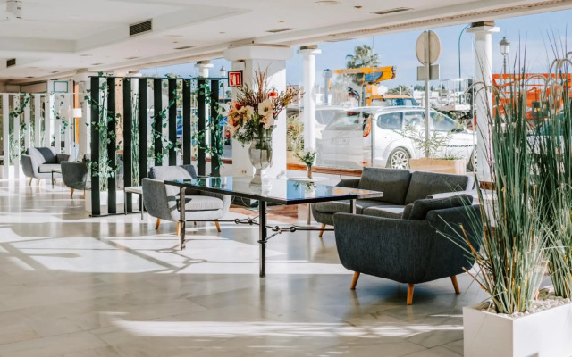 Hotel Bahía Sur