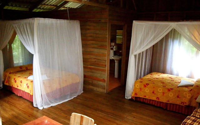 Wagelia Espino Blanco Lodge