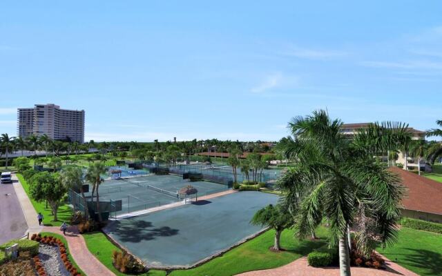 Condo in Community With Beach Access, Pool and Tennis