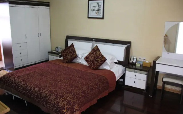 Taiping Lake Clove Garden Hotel