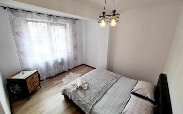R.O.S.E. Apartment