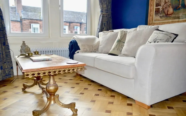 Traditional Boutique Apartment off Leith Walk