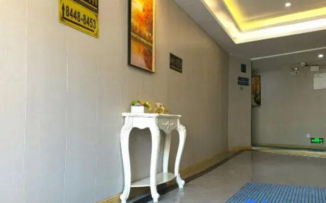 Qicheng Hotel (Shenzhen Gongming Heshuikou Metro Station Branch)