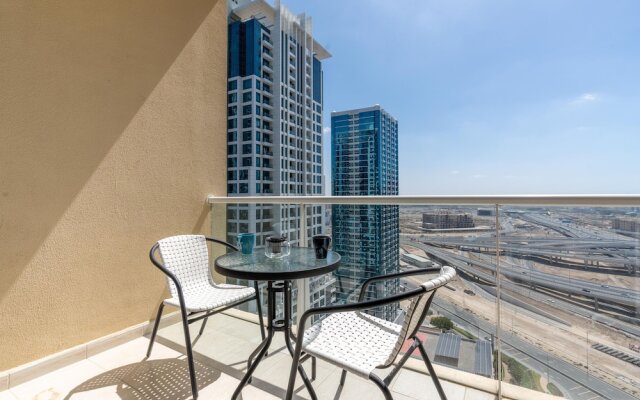 Whitesage - Luxurious Studio in JLT With City Skyline View