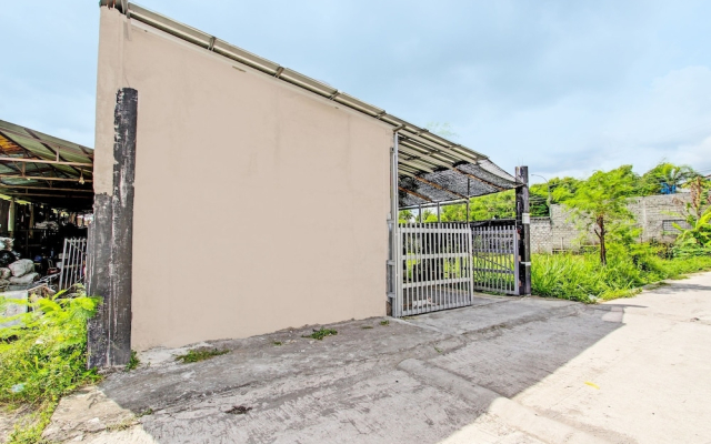 SPOT ON 92179 Latinos House