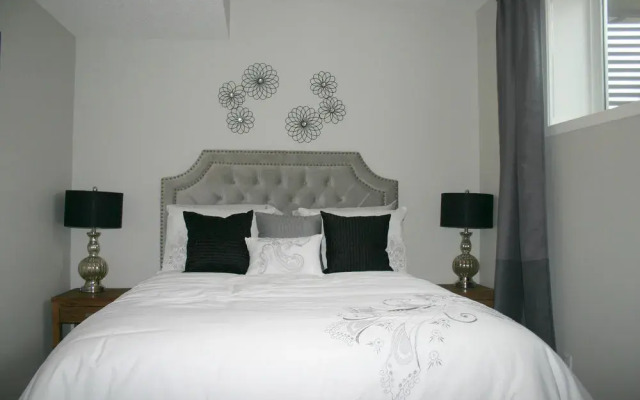 Mahogany Grove Inn and Suite