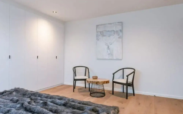 Luxurious Apartment With Parking