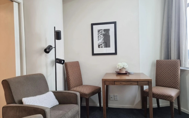 Bright & Cozy 1BR - Kitchen - Laundry