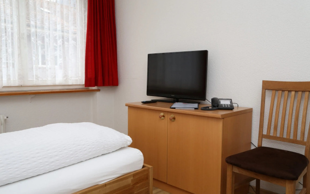 Hotel Crystal