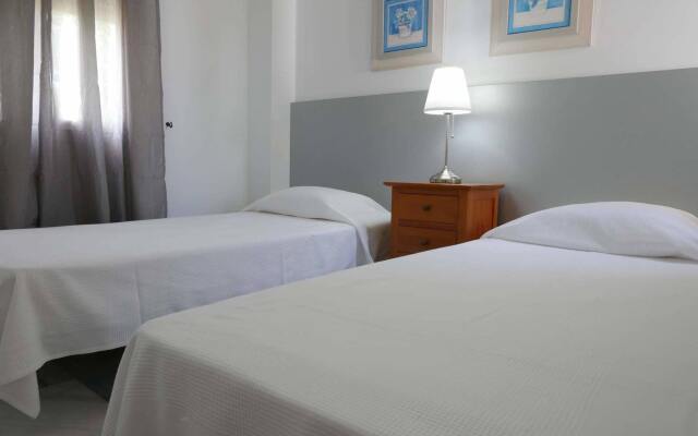 Apartamentos y Casas Serinamar Marbella
