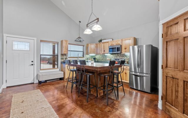 Winnie's Place 2 Bedroom Home by RedAwning