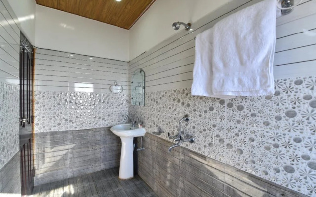 Heaven Touch By OYO Rooms