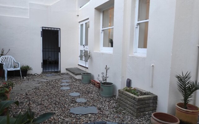 Cosy 2BD Coastal Retreat Folkestone Leas