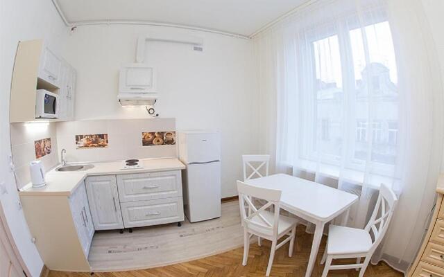 Apartment on Doroshenka 12