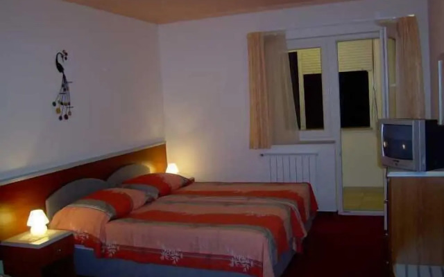 Hotel Holiday