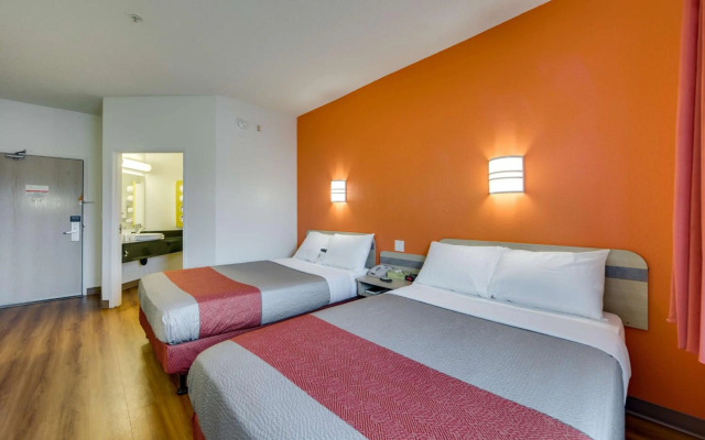 Motel 6 - Toronto - Brampton