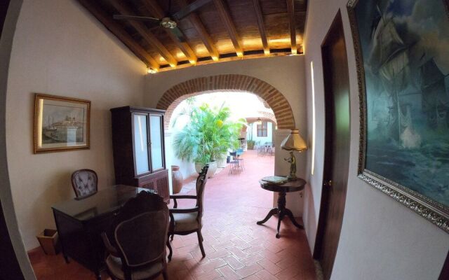 Columbus House Hotel