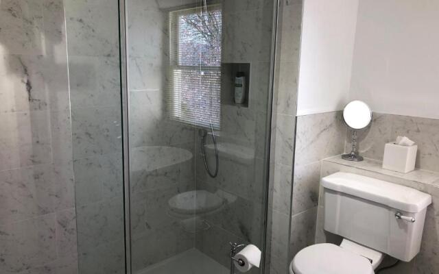 Lansdown Slope Townhouse - Elegant 5 Bedrooms near Assembly Rooms