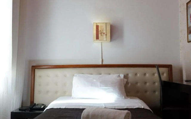 Hotel Roma Room