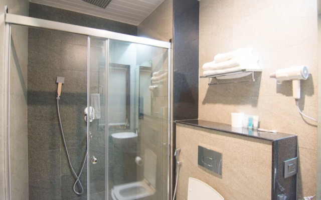 Everest Boutique Hotel