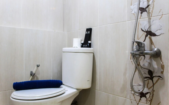 Fully Furnished And Cozy Design 1br Green Pramuka Apartment