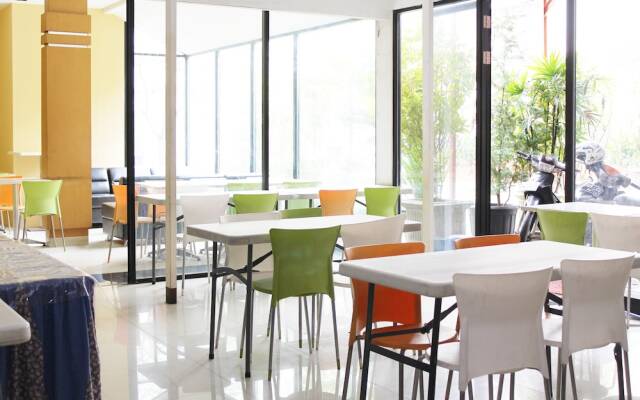 Airy Regol Lengkong Besar 145 Bandung