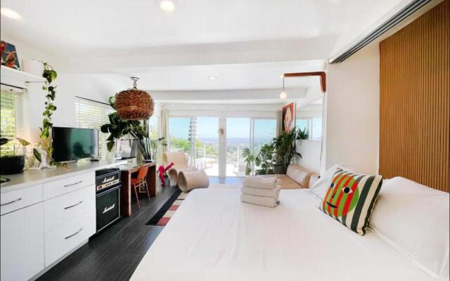 Hollywood Hills 1940s Mansion