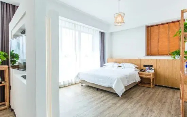 Gujing Junlai Hotel (Luhe Convention & Exhibition Center)
