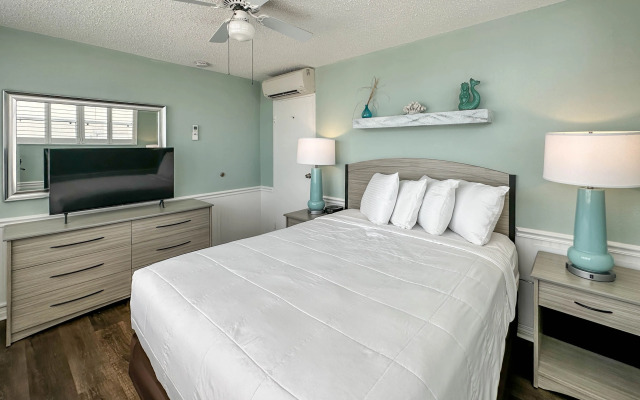 Thunderbird Beach Resort