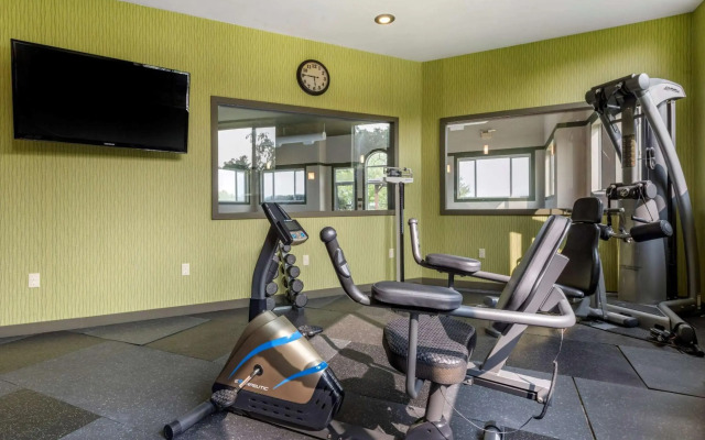 Comfort Inn & Suites Butler