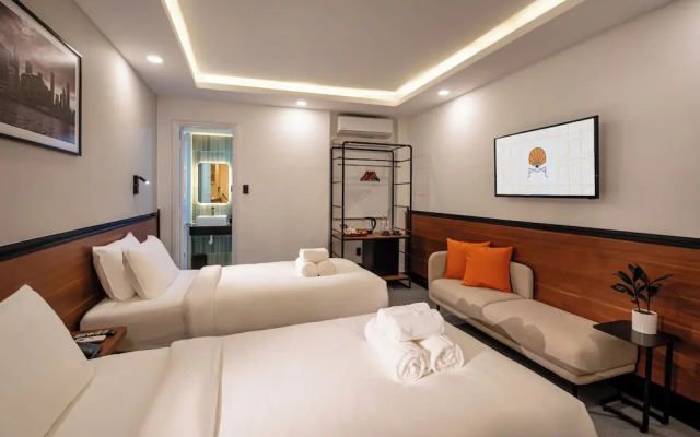 Metrolux City Contemporary Hotel