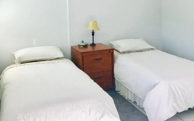 Entire 3 Bedrooms Guest House Close Beach Downtown