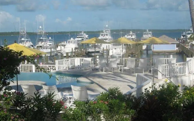 Romora Bay Resort & Marina