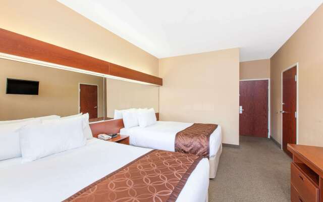 Microtel Inn & Suites by Wyndham Rogers