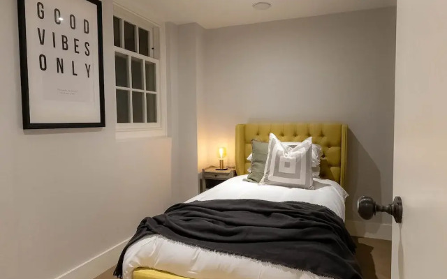 Three Bed Apts near Spitalfields Mkt