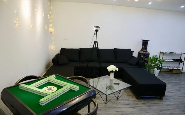 Qing Apartment Family Theatre