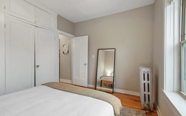 3BR Apartment w Laundry in Rogers Park