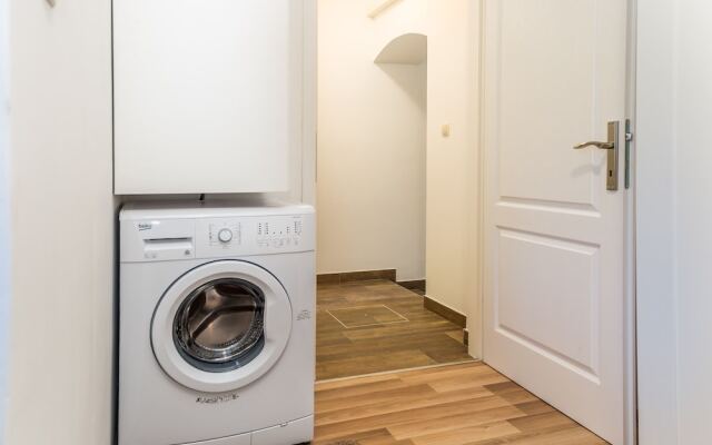Apartments Makora