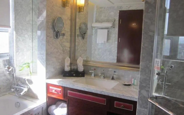 Golden Ray International Hotel