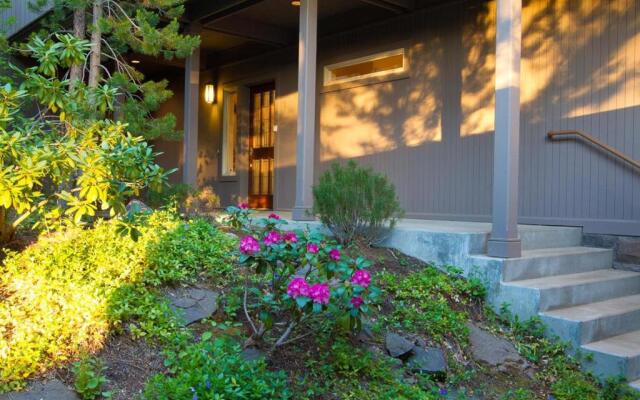 Villa 5-Broken Top-Hot Tub-2BR/2B