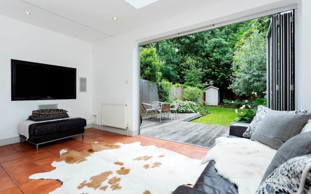 Veeve - Fulham Garden