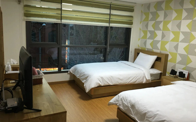 Hongdae Hostel 88 Seoul Crown